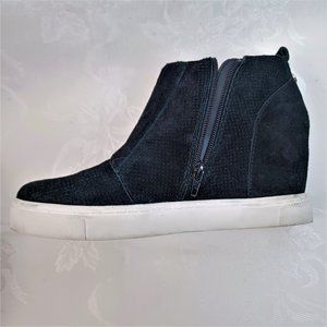 Steve Madden Black Suede Booties Size 9
